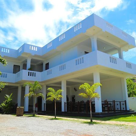 Aurora Hotel Хиккадува Экстерьер фото
