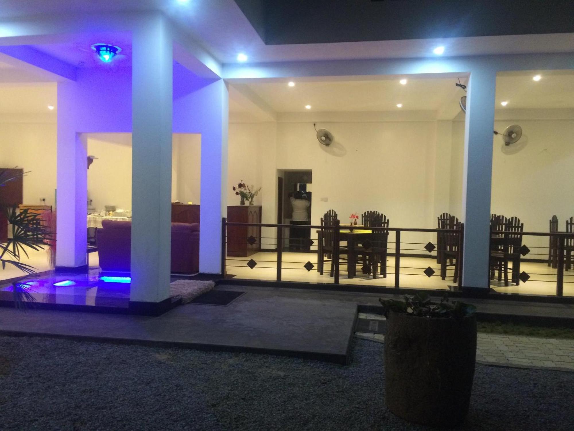 Aurora Hotel Хиккадува Экстерьер фото