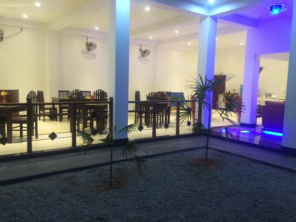 Aurora Hotel Хиккадува Экстерьер фото