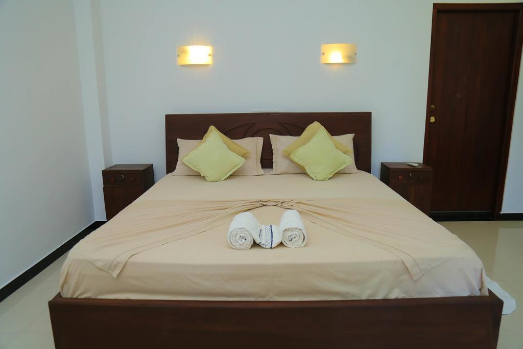 Aurora Hotel Хиккадува Экстерьер фото