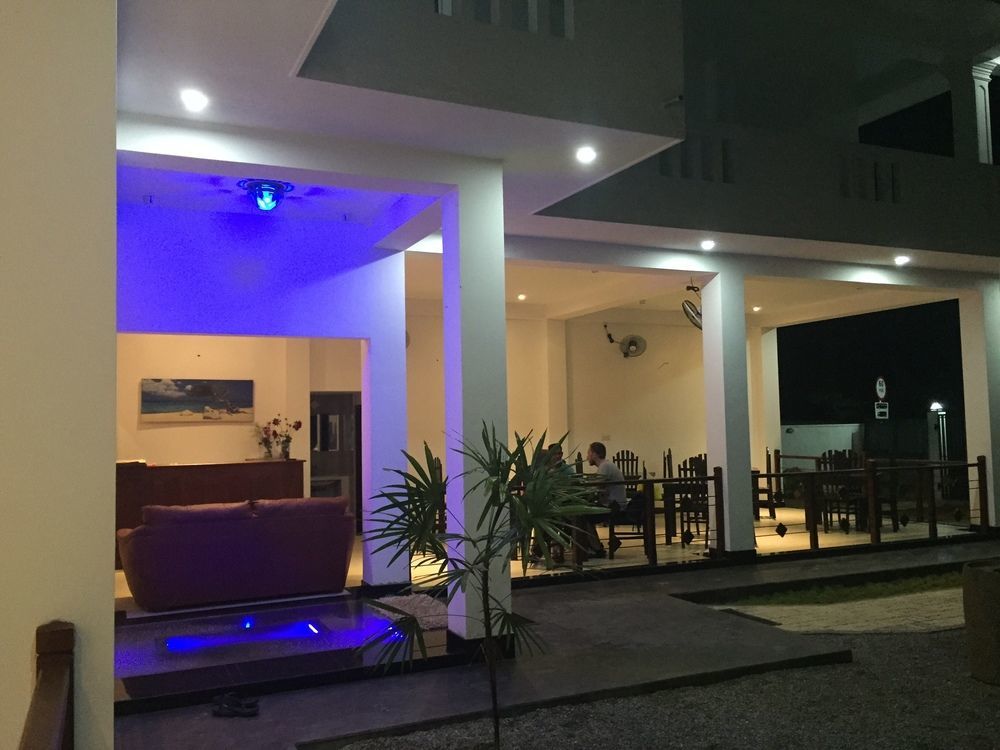 Aurora Hotel Хиккадува Экстерьер фото