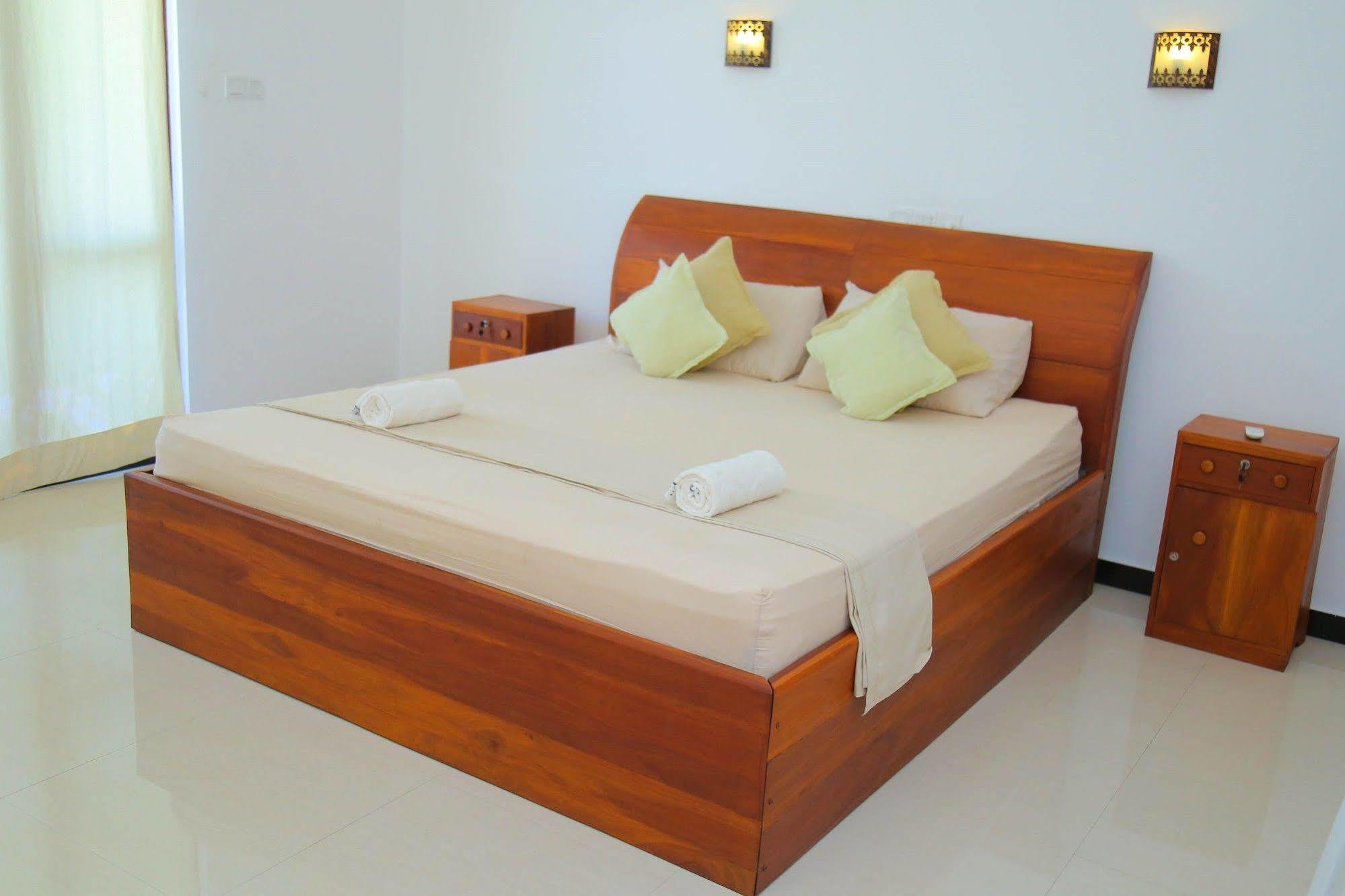 Aurora Hotel Хиккадува Экстерьер фото