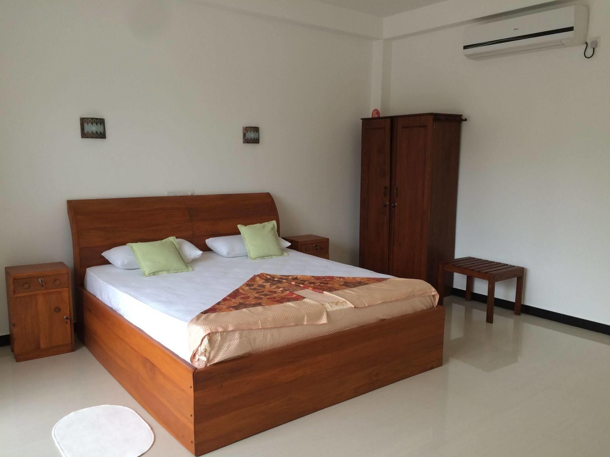 Aurora Hotel Хиккадува Экстерьер фото