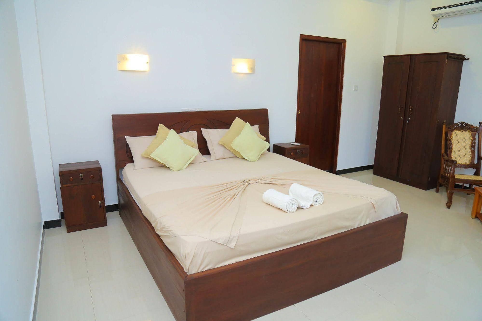 Aurora Hotel Хиккадува Экстерьер фото